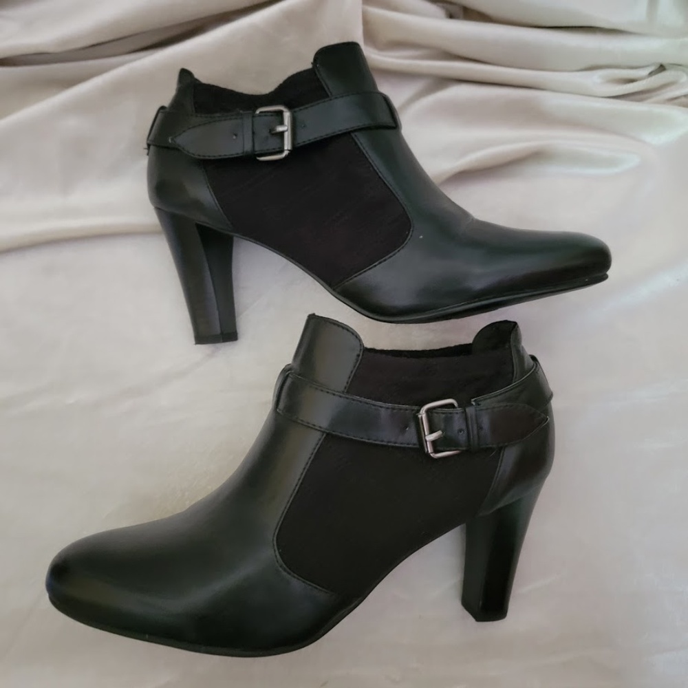 Naturalizer Black Leather and Quilted Fabric "Bliss" Bootie - Sz. 9.5